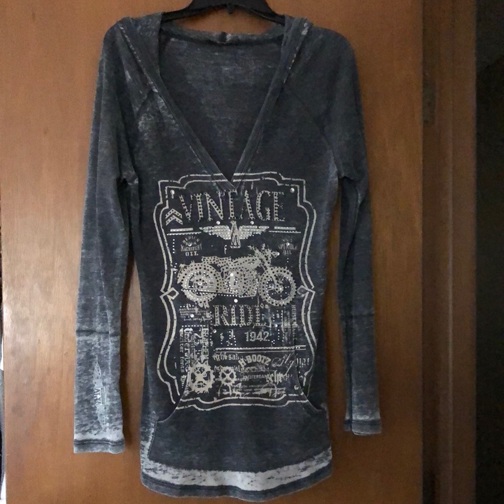 Gray V-Neck Sweater w/hood with Vintage Graphic Design